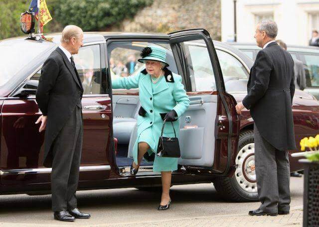 Queen Elizabeth Lifestyle, Biography, History, Income, Family, Cars, House, Networth (1)
